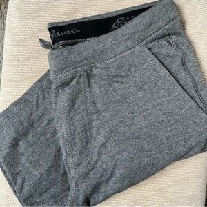 Eddie Bauer size large Men’s new shorts